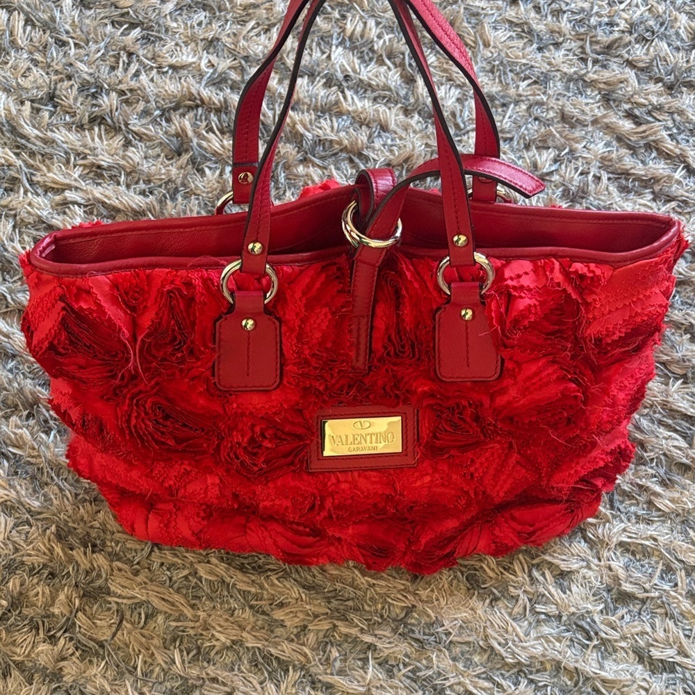 Valentino Red Floral Textured Tote, Gold Hardware - Picture 5 of 14